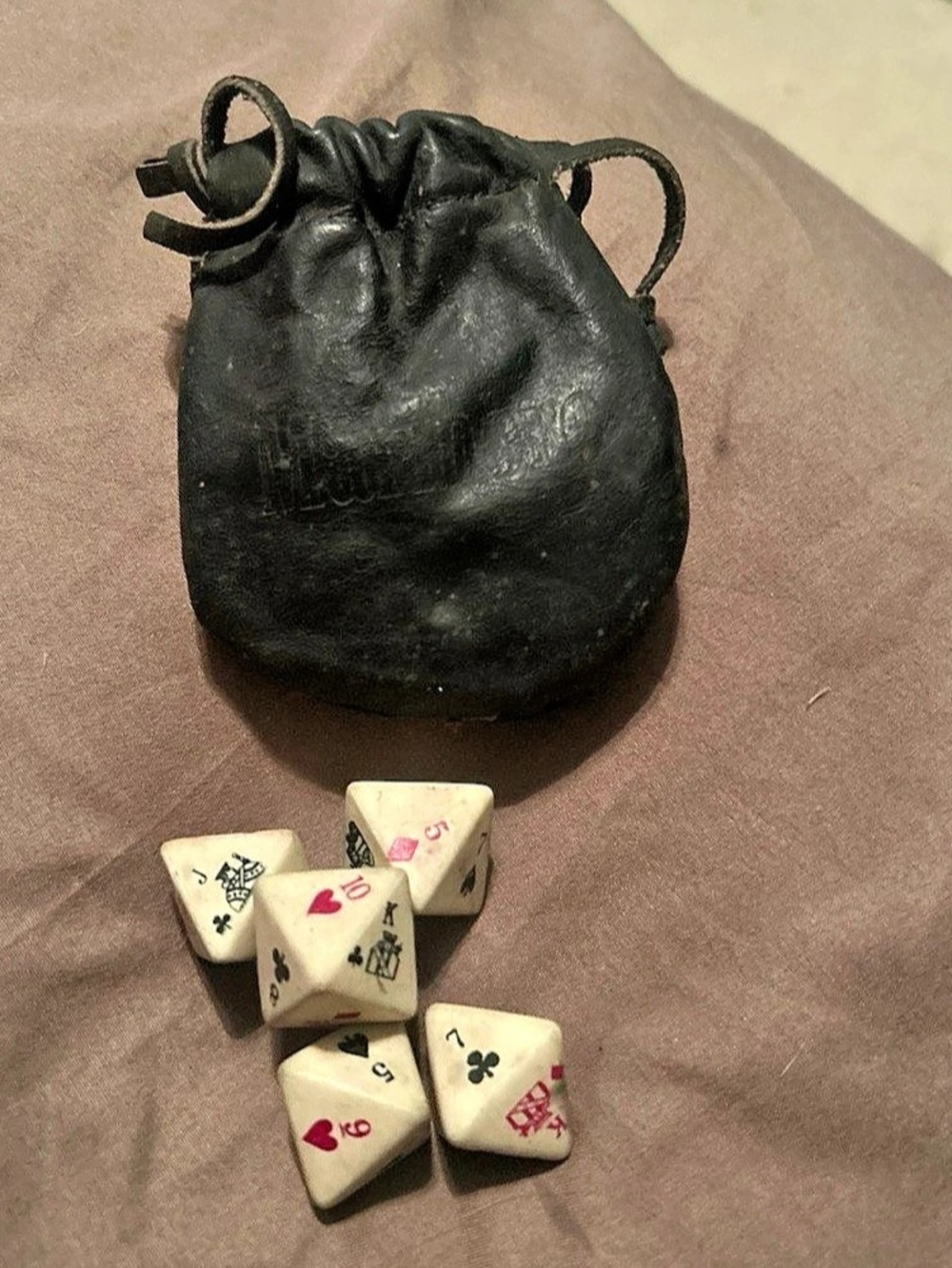 Vintage Marlboro set of 5 - 8 Sided D8 Poker Dice Die Game comes with pouch